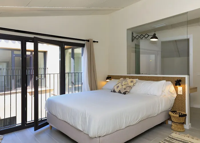 La Comuna By Bon Dia Residences Отель 3*